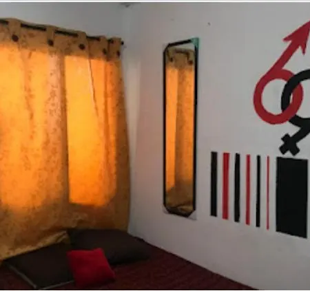 Castillo 2 Homestay